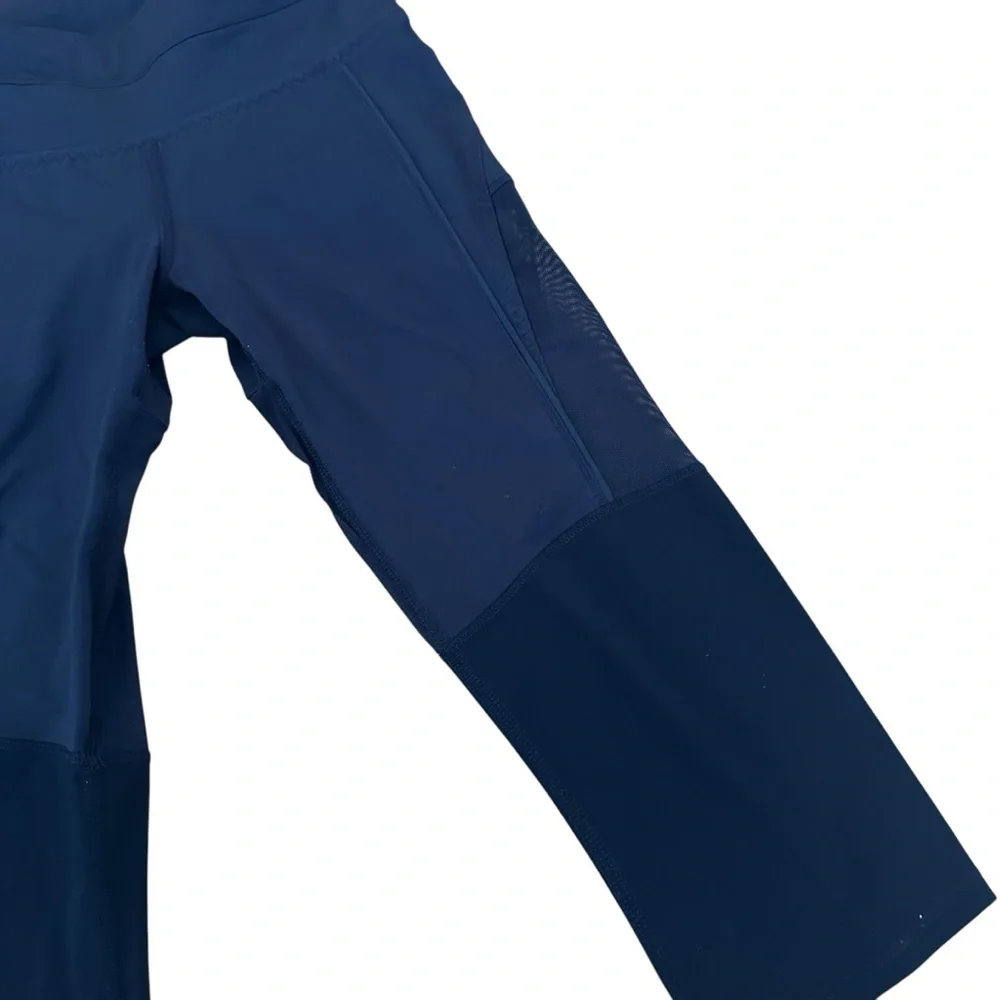 SOLD:Lululemon Women's Mesh Crop Capri Leggings - Black, Size 4 - Picture 3 of 6